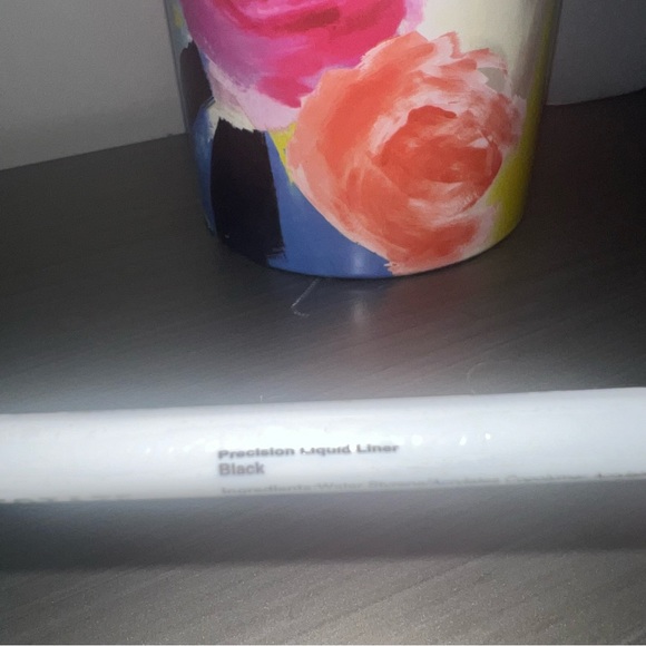 🔴 3/$18 5/$25 NEW Estate Cosmetics Precision Liquid Liner, Black, 0.4 mL NIP - Picture 3 of 6